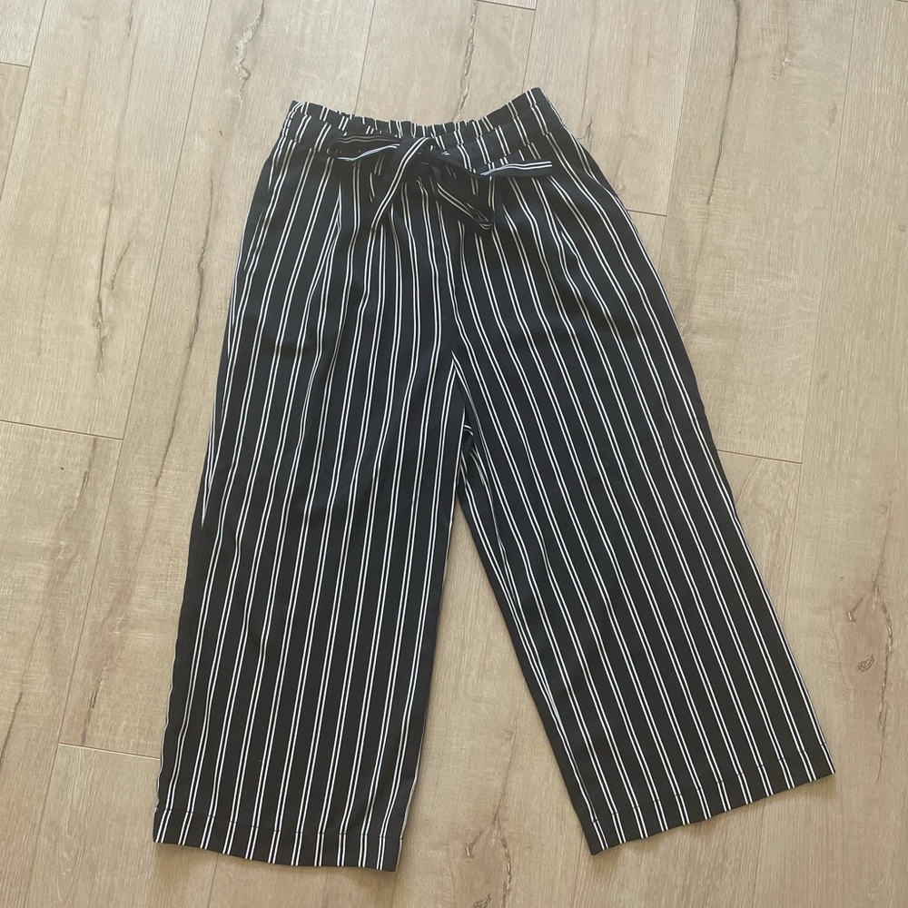 Chic Striped Black & White Pants